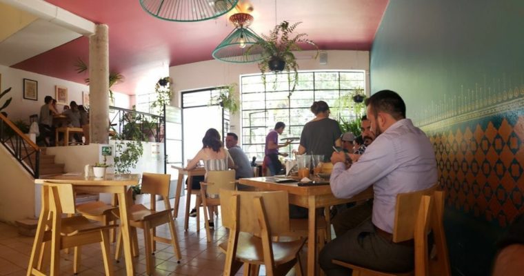 4 Formas de Ayudar a tu Restaurante Favorito a Sobrevir la Crisis del Coronavirus